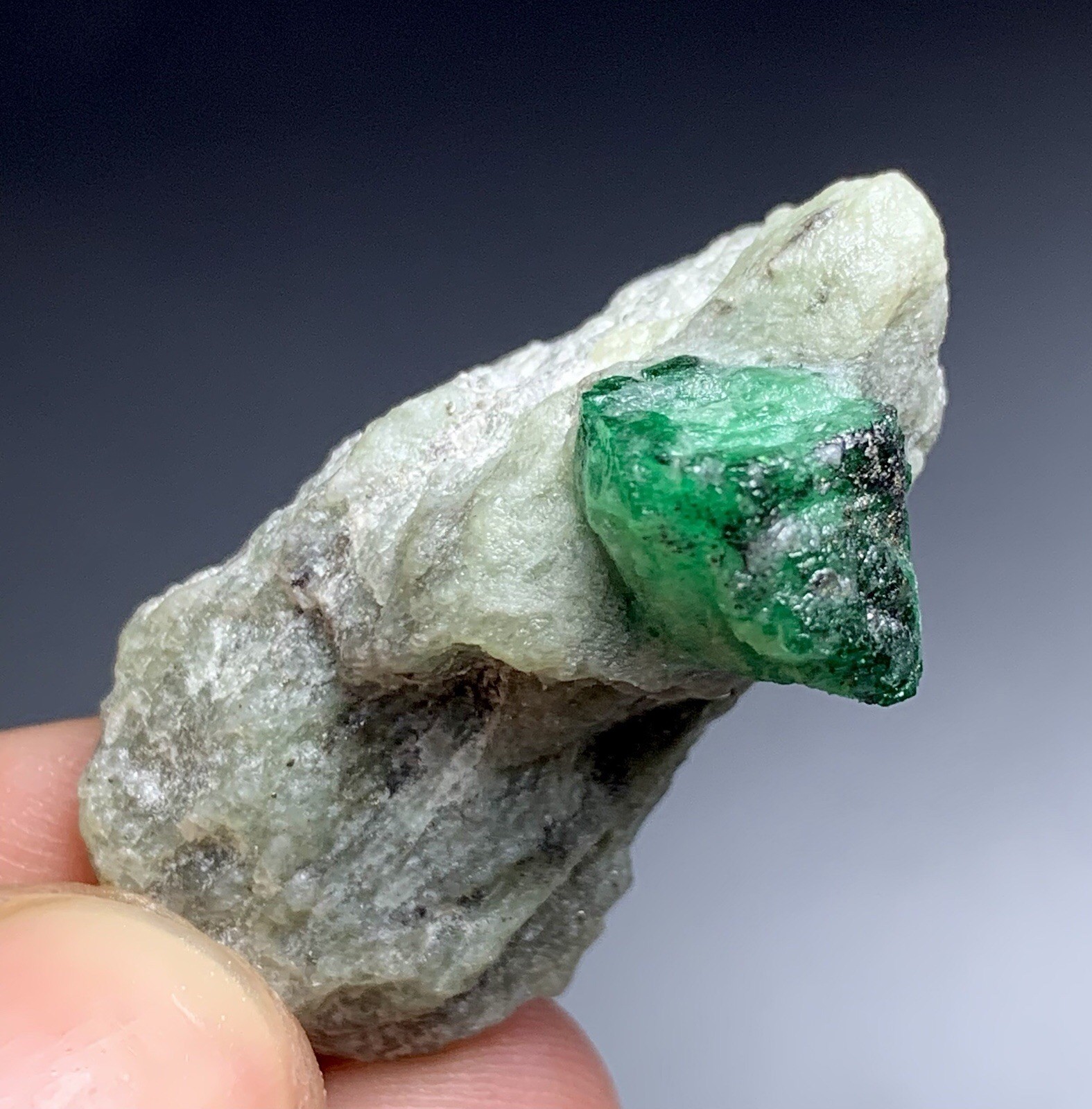 46 Carats Natural Emerald Crystal Specimen From Pakistan.