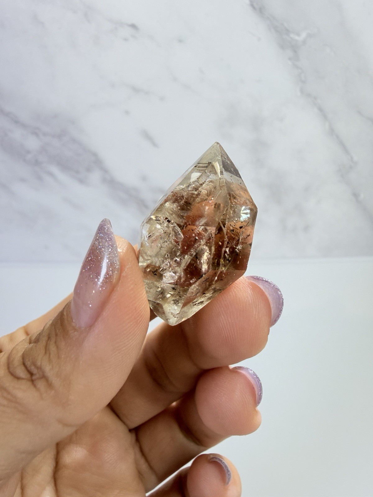 High Luster Enhydro Quartz w/ Moving Bubble &/or Carbon/Black Inclusions,A517