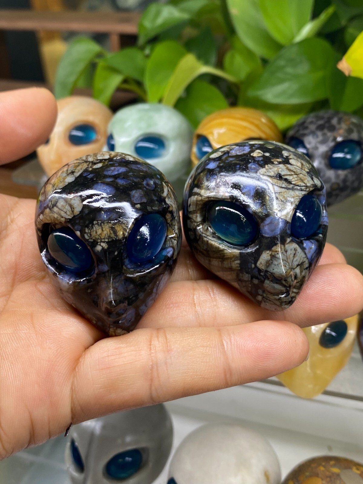 1pc Natural llanite Quartz Carved Alien Skull Crystal Reiki Healing Gem Gift