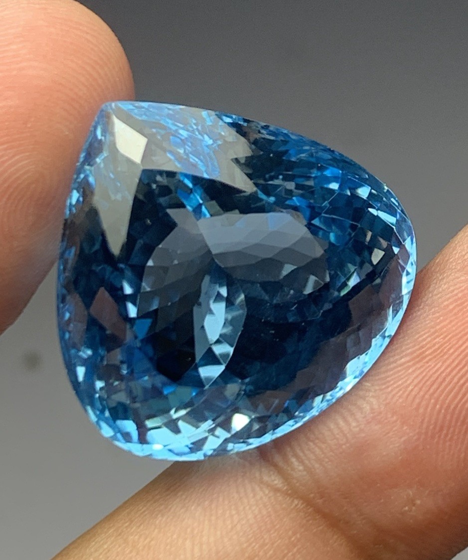 65Ct Beautiful Natural Blue Swiss Topaz Pear Shape Loupe Clean From Brazil