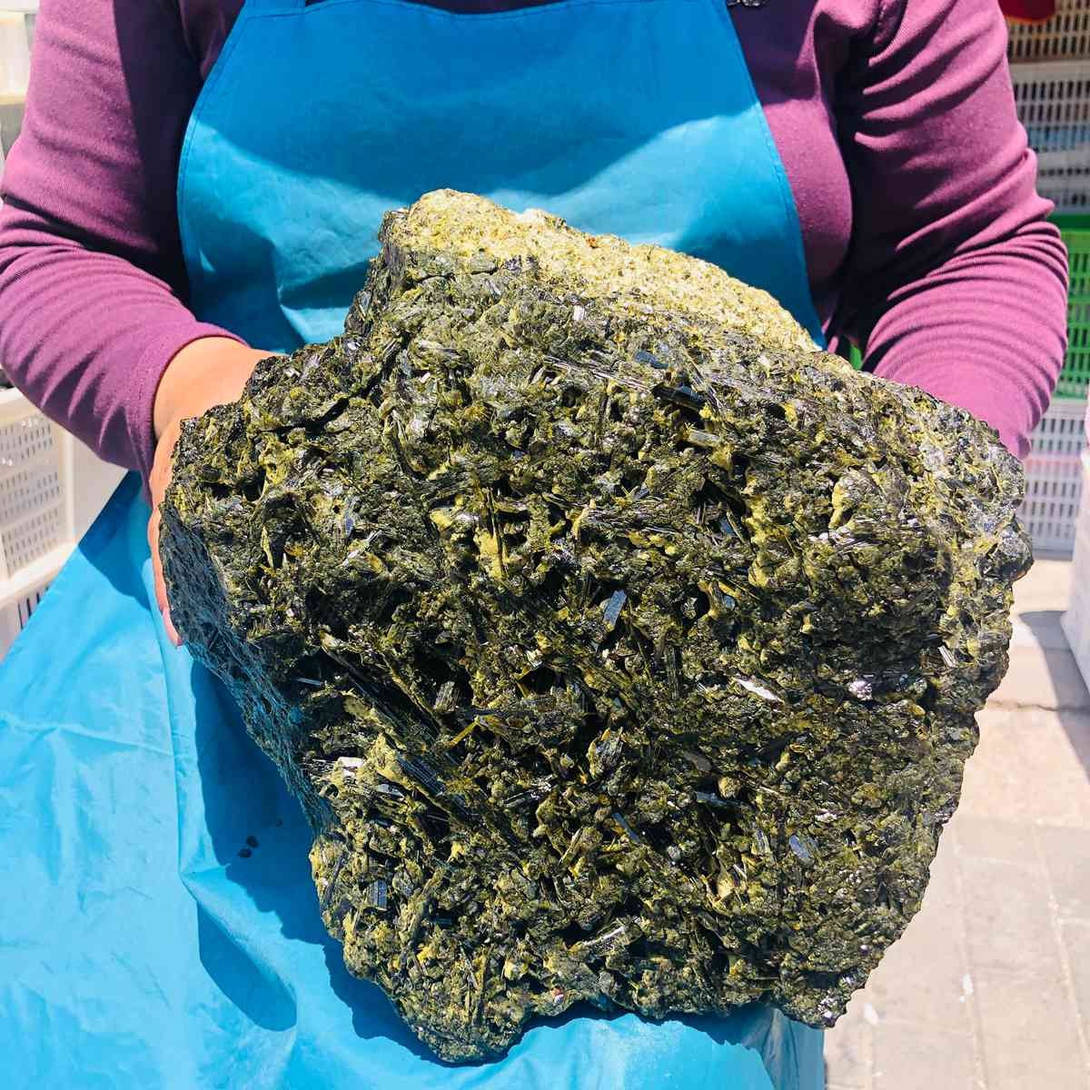33.06LB Natural green tourmaline mineral quartz crystal specimen specimen REIKI