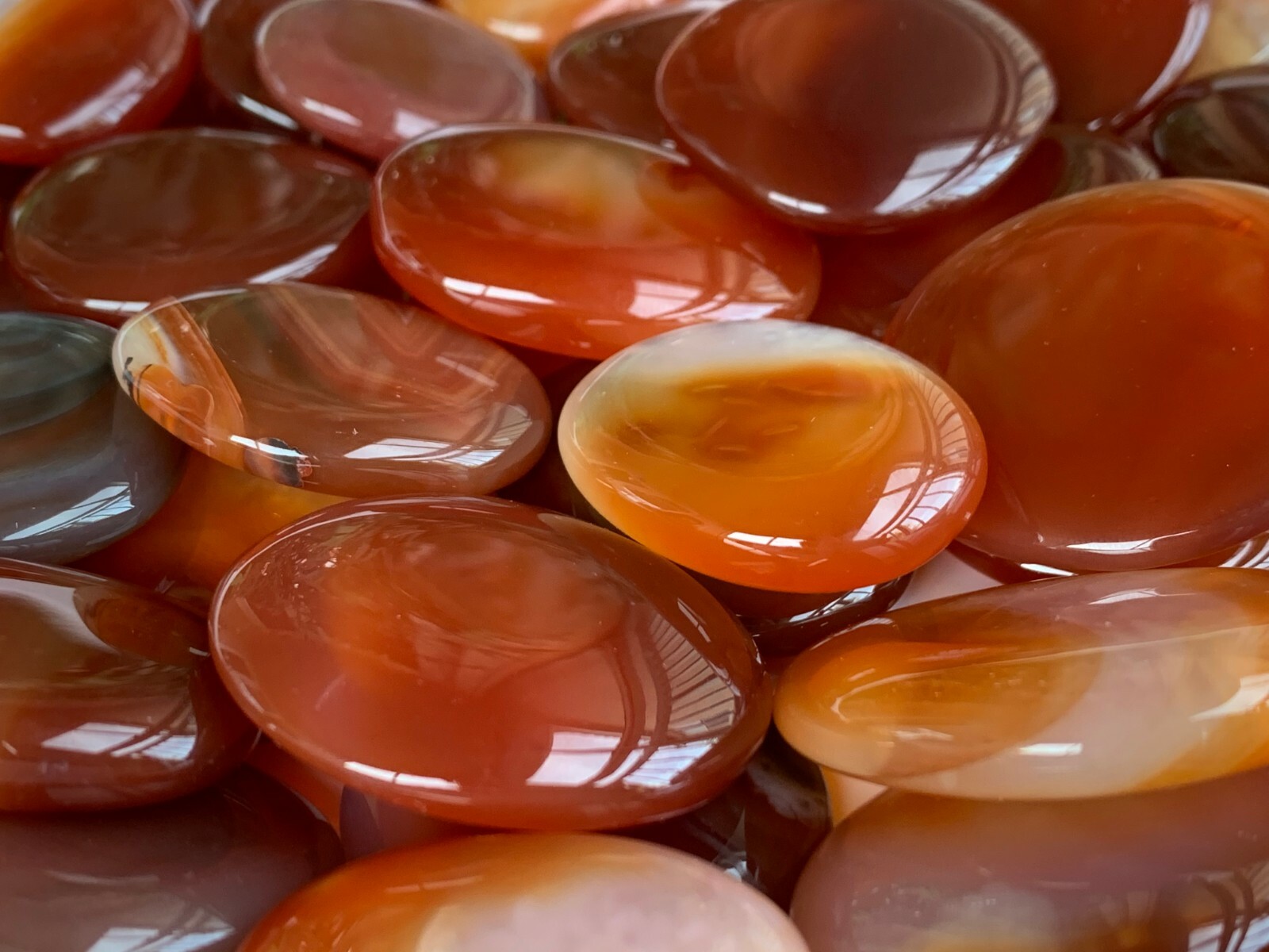 Carnelian Smooth Stone, 1.5″-2″ Polished Carnelian Palm Stone, 0.5 lb to 4.4 lb