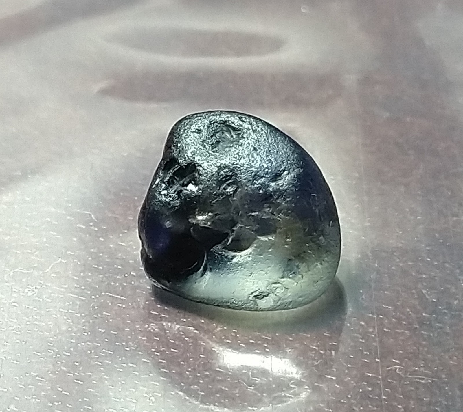 Natural Bi-Colour Sapphire 2.50ct Rough Stone Sri-Lanka.
