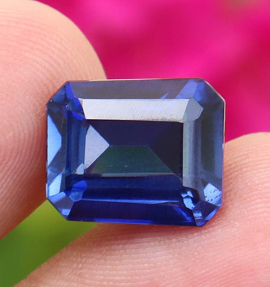 Beautiful Loose Gemstone Natural Blue Sapphire Certified Emerald Cut 7-8 CT