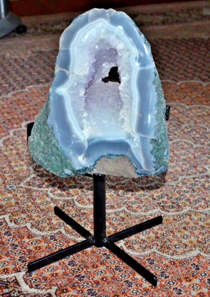 LIGHT BLUE PURPLE AMETHYST & CLEAR QUARTZ GEODE CLUSTER CYSTAL SPECIMEN 15″X8.5″