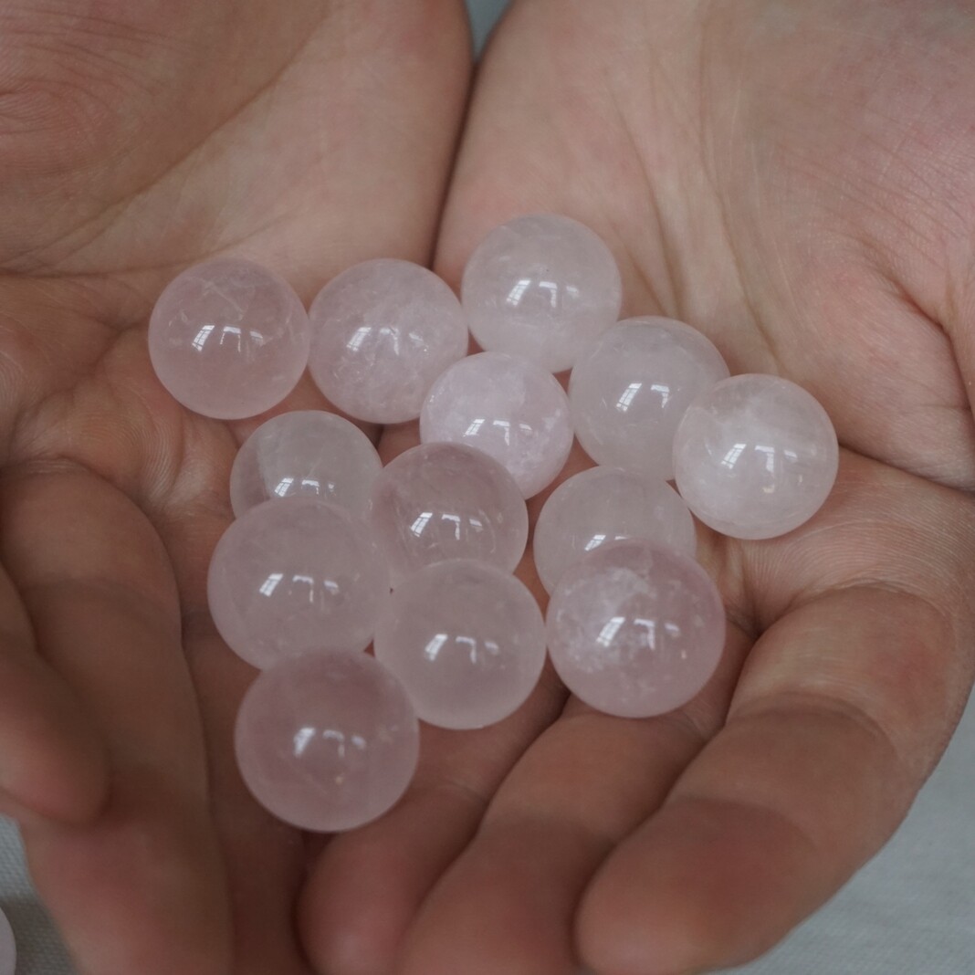 2.2LB 128Pcs Natural Small Pink Rose Quartz Crystal Sphere Ball Healing 14-18mm