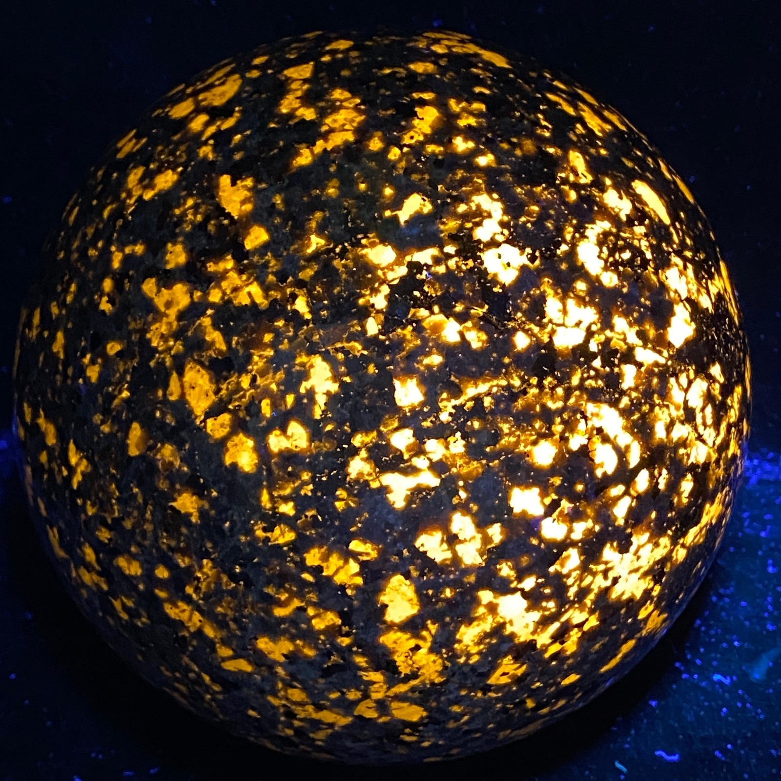 Natural Flame’s stone Sphere crystal ball reiki healing 5660G UV Reactivecrystal