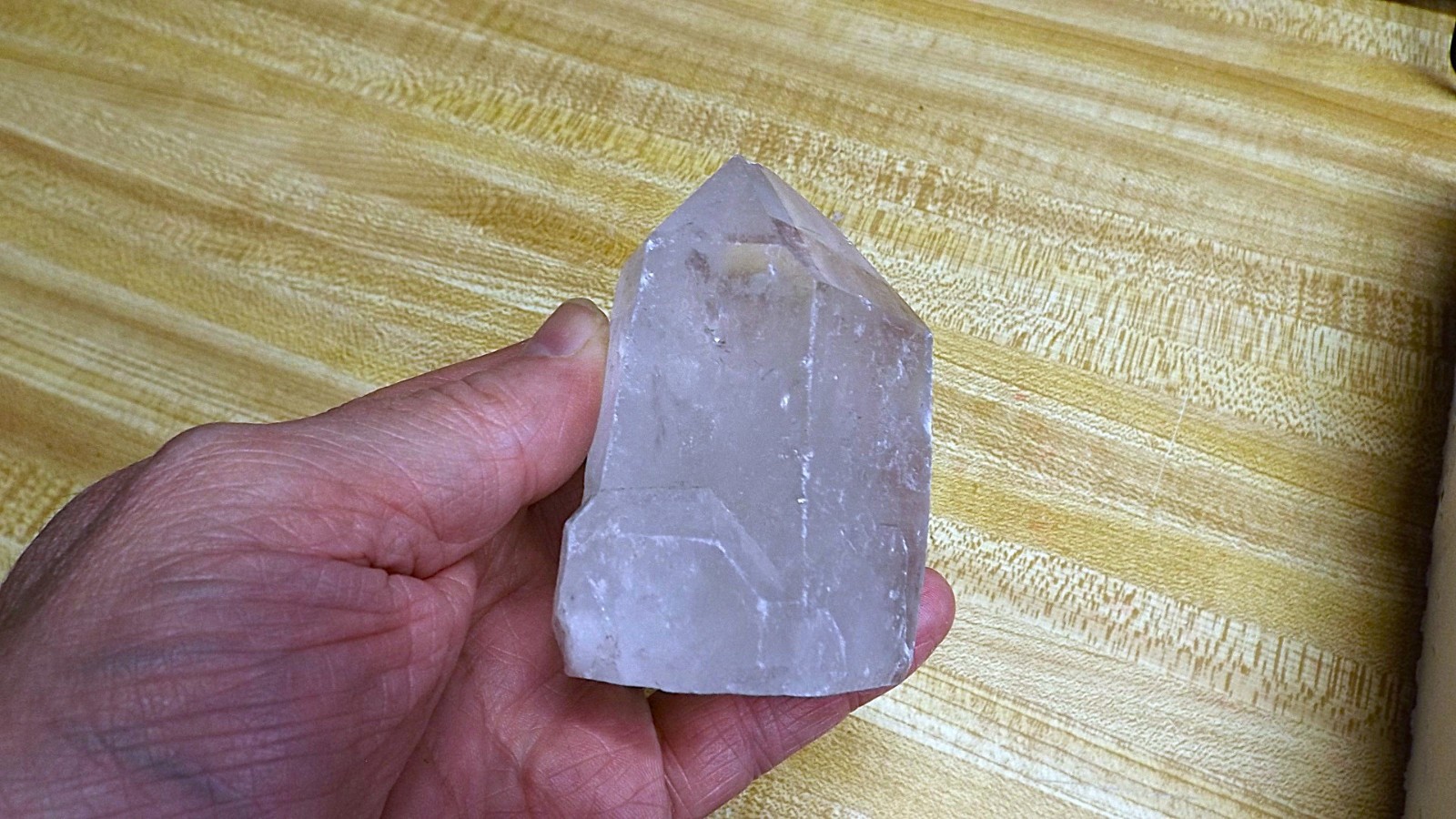 10 POUND LOT – 20 WHOLE CUT BOTTOM STANDING QUARTZ CRYSTALS