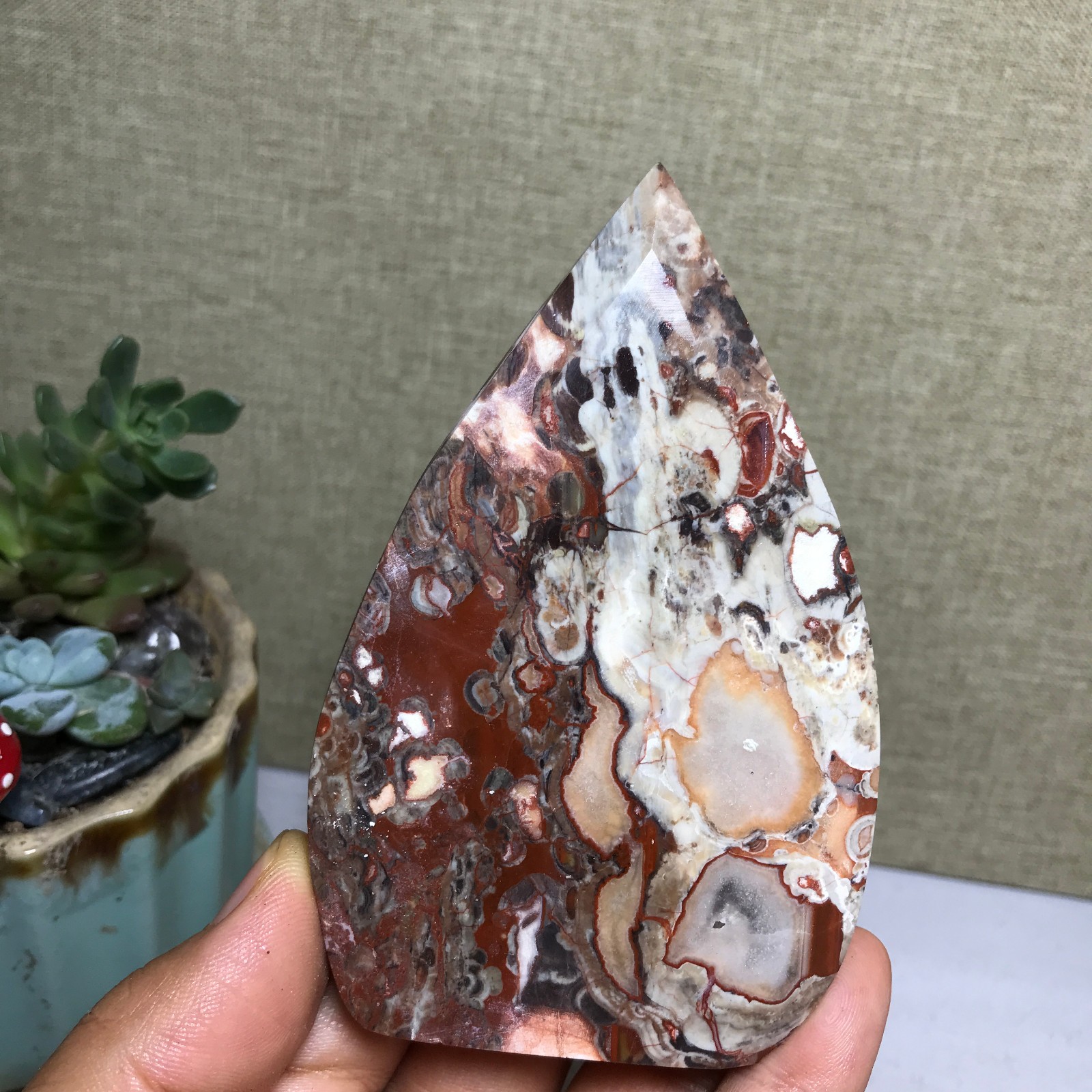 Natural Indonesian Bloodstone agate point leaf Crystal specimens 148g A5159