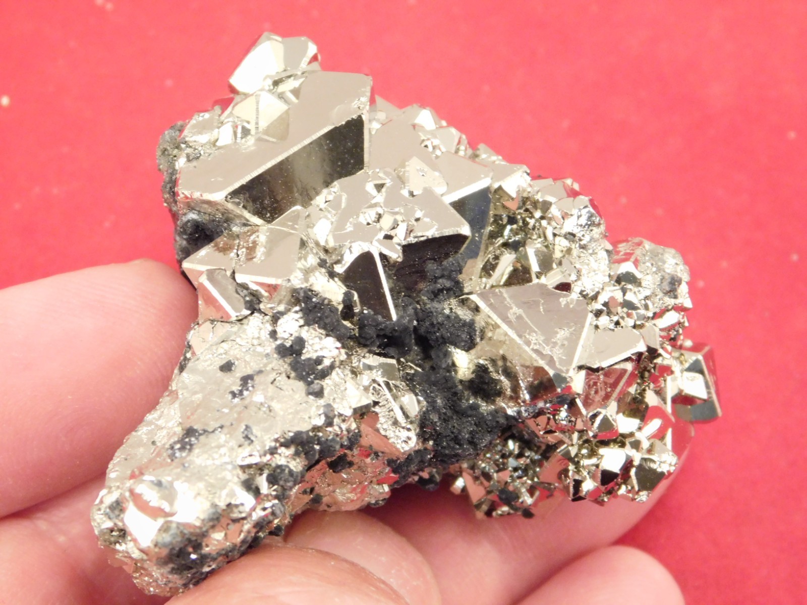 PYRAMID Shaped Crystals Tetrahedron PYRITE Crystal Cluster Sphalerite Peru 162gr