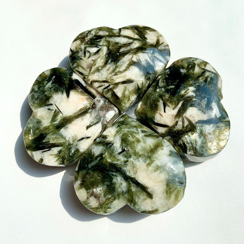 3Pc 50-100G Natural Crystal Green Mica Heart Polished Home Office Decor