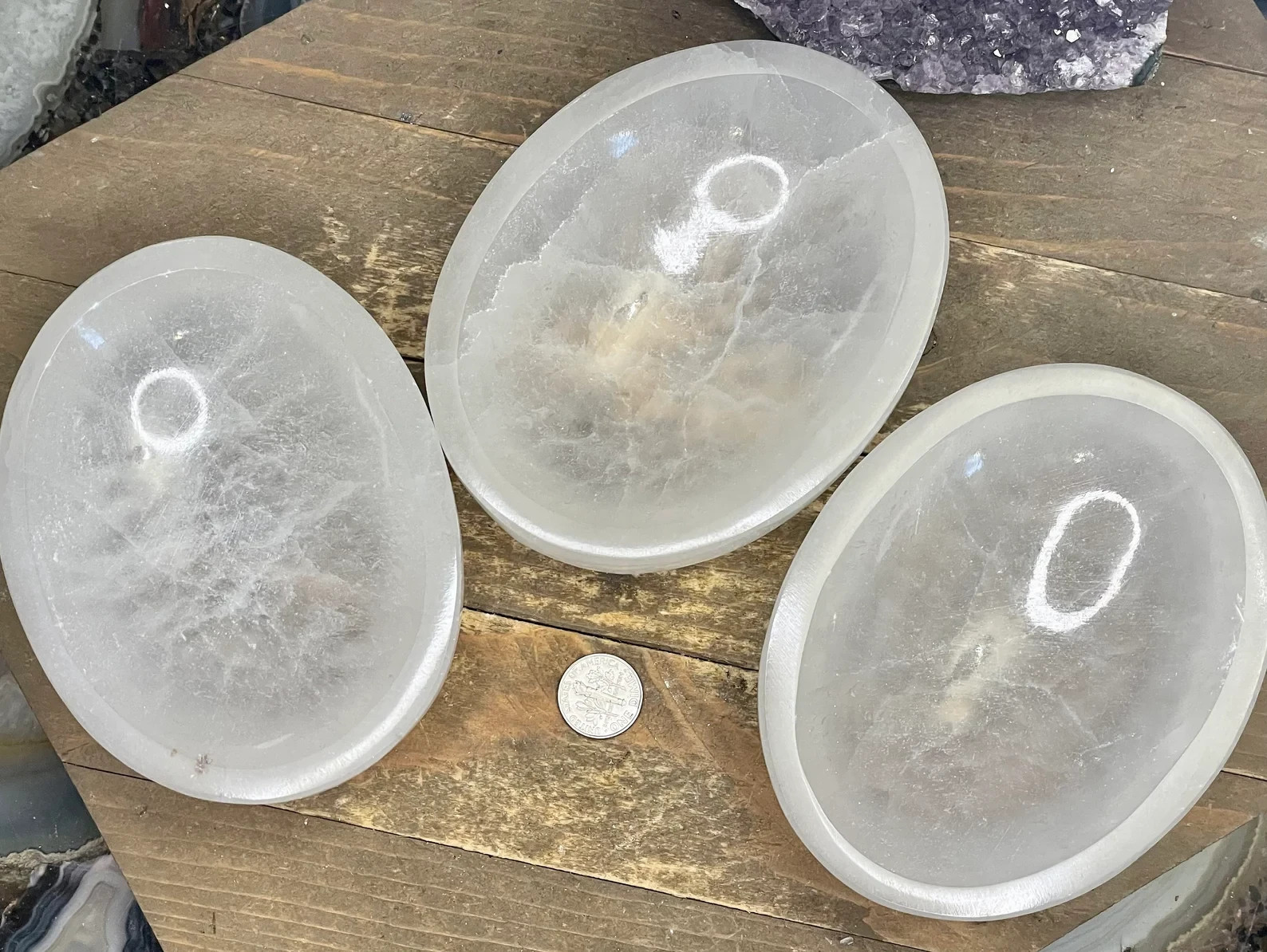 One Selenite/Satin Spar Charging Oval Bowl White Crystal – Morocco