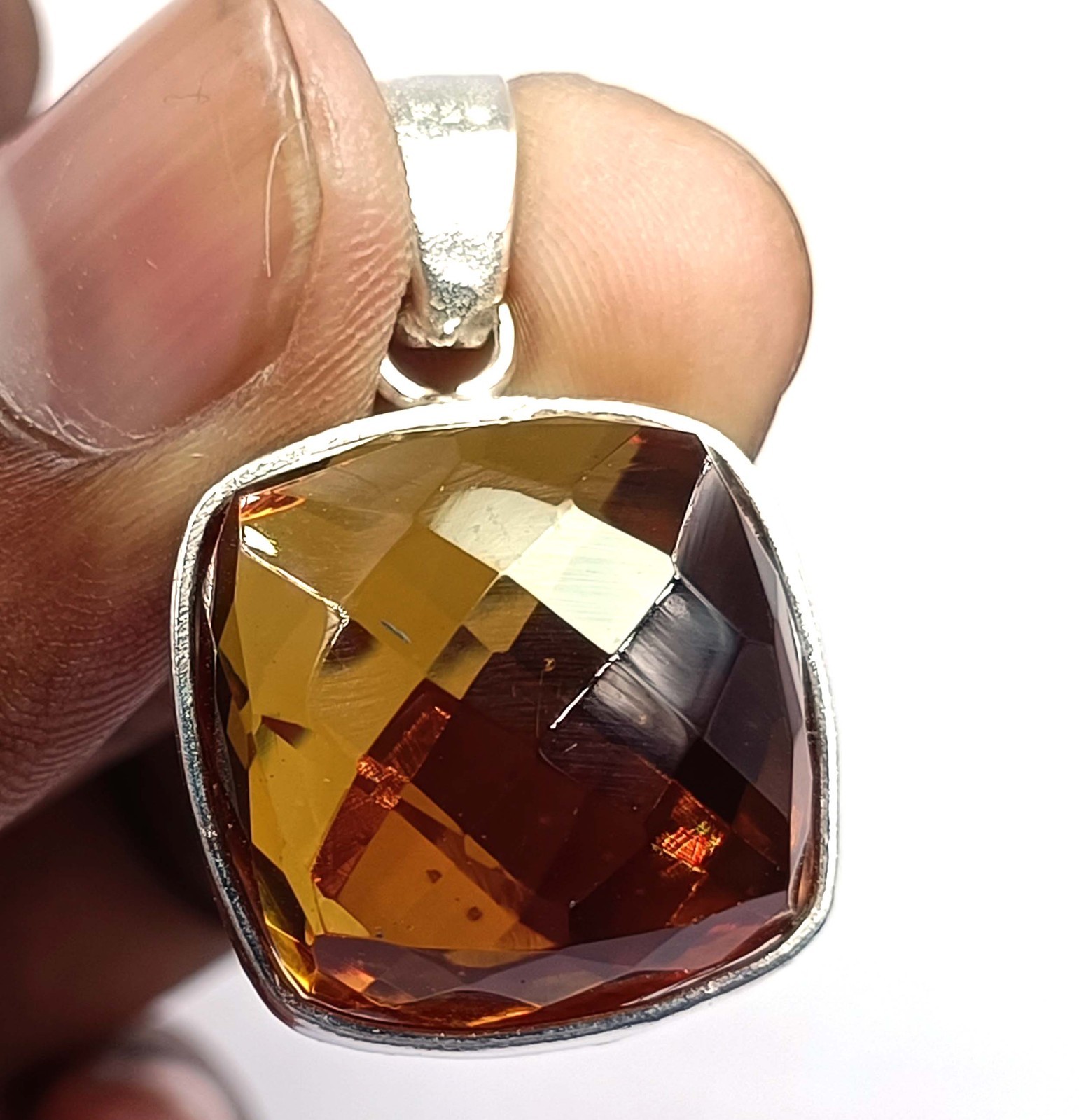 Natural Alexandrite Color Change 72.35 Ct 925 Solid Silver Pendant IGL Gems 5JST