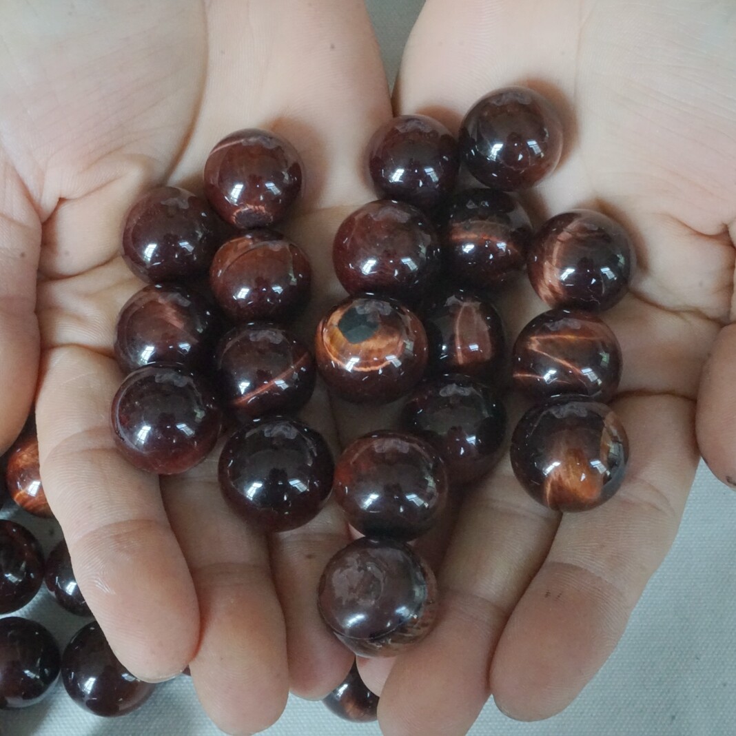 2.2LB 120Pcs Natural Red Tiger Eye Quartz Crystal Sphere Ball Healing 17-19mm