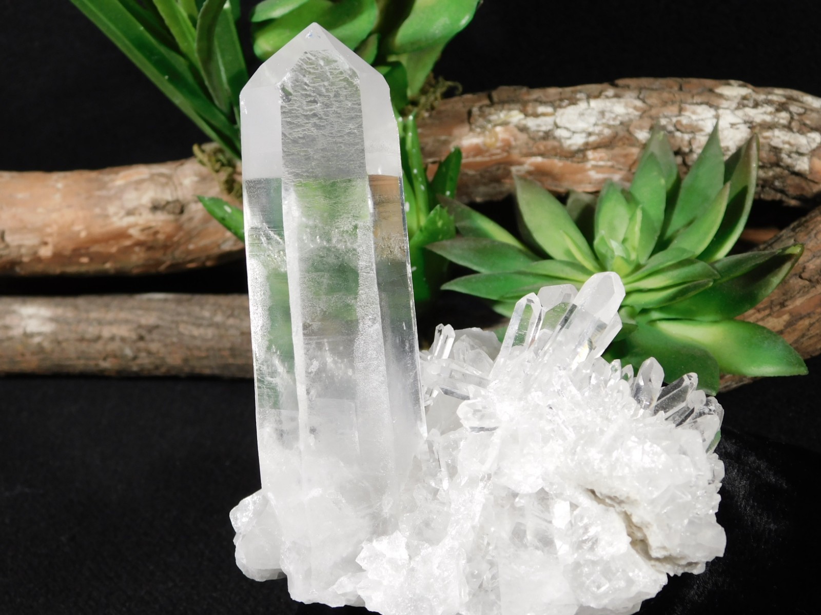 Super TRANSLUCENT Points! Big Nice & Natural QUARTZ Crystal Cluster Brazil 431gr