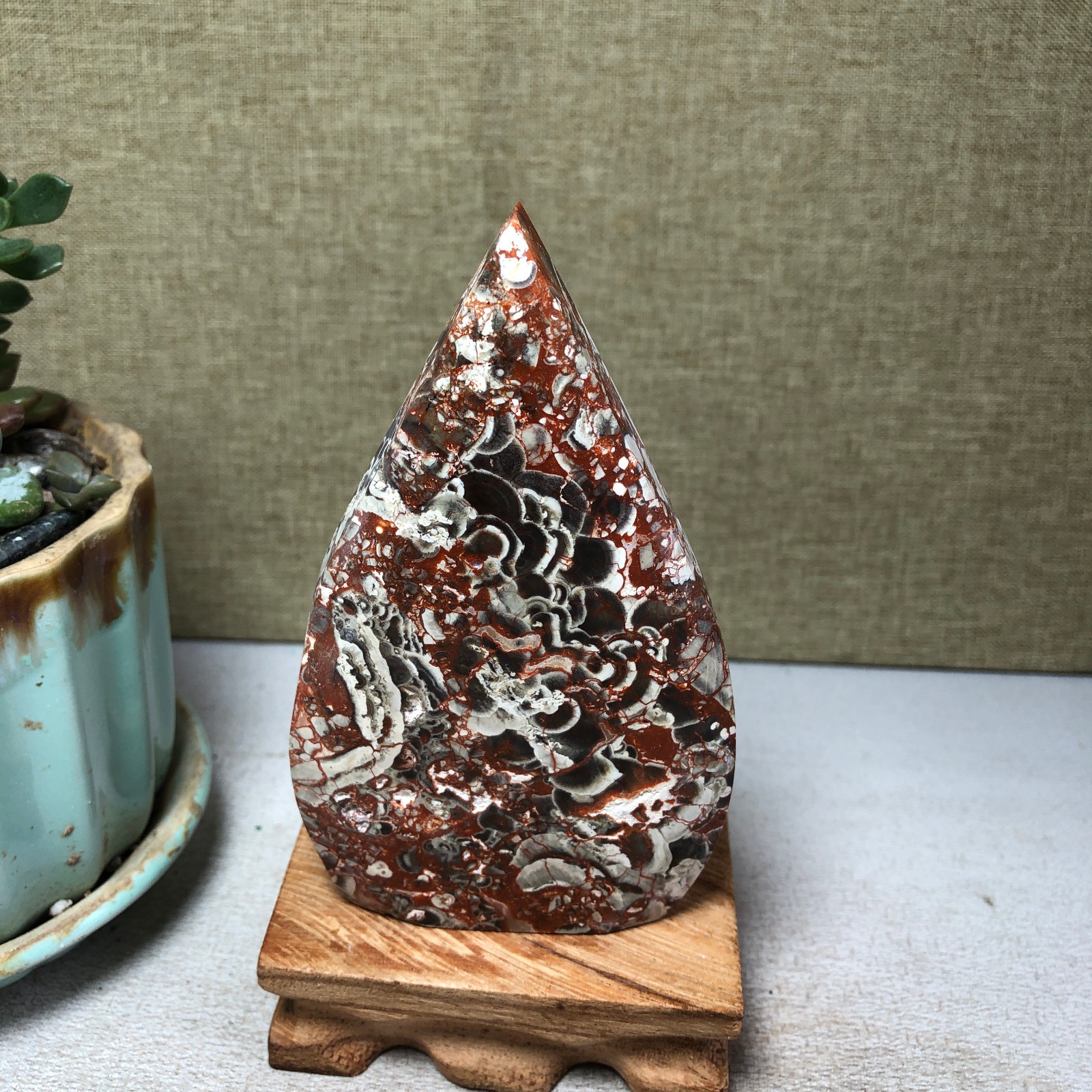 Natural l Indonesian Bloodstone agate point leaf Crystal specimens 173g A4931