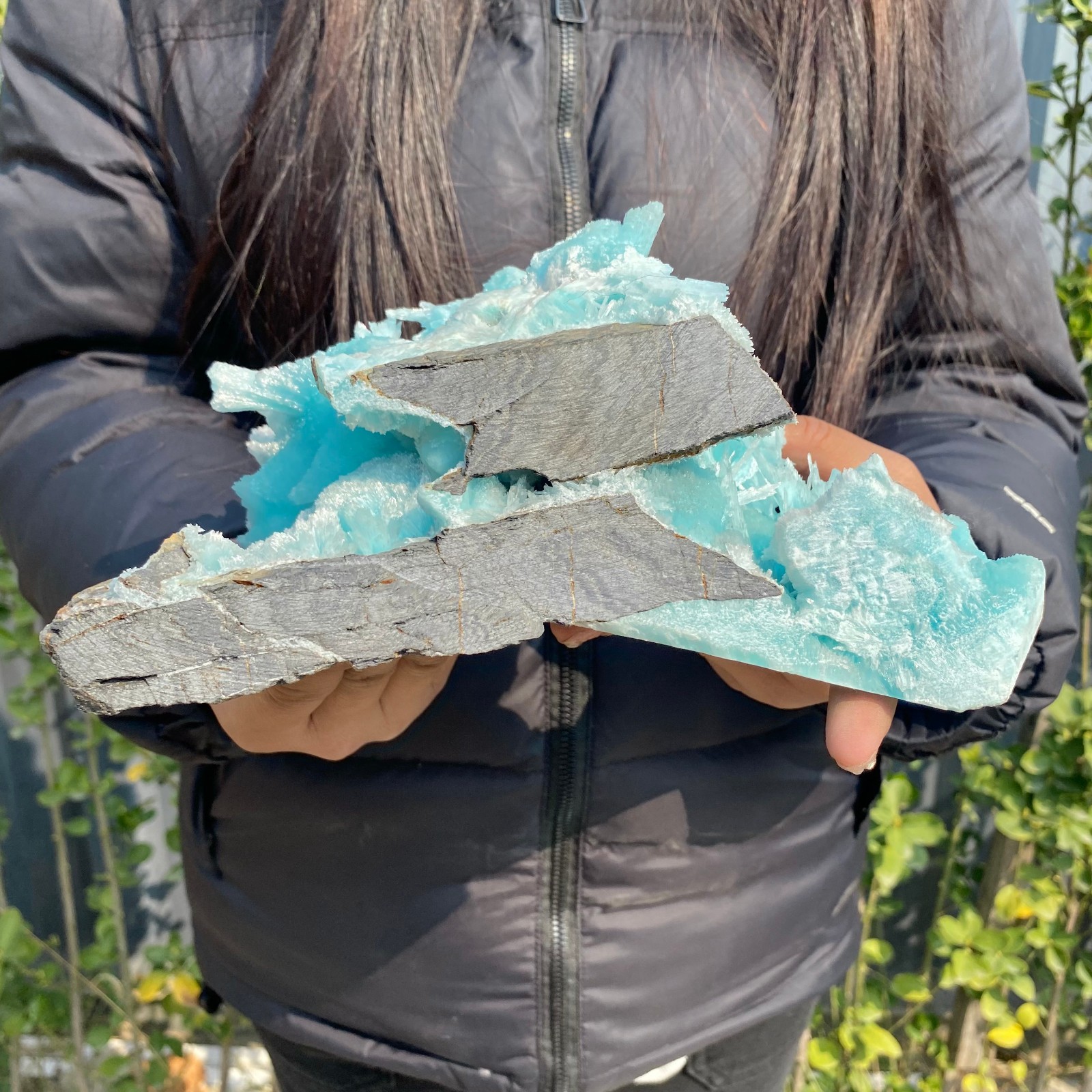 4.11LB Natural Clear Blue-vein Crystal stone Rare Mineral Specimens China