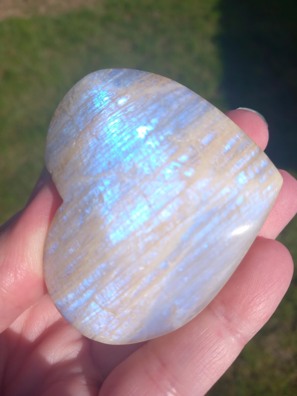 2″~3″ Heart Moonstone High Blue Flash Tumbled Stone Healing Pocket Palm Stone