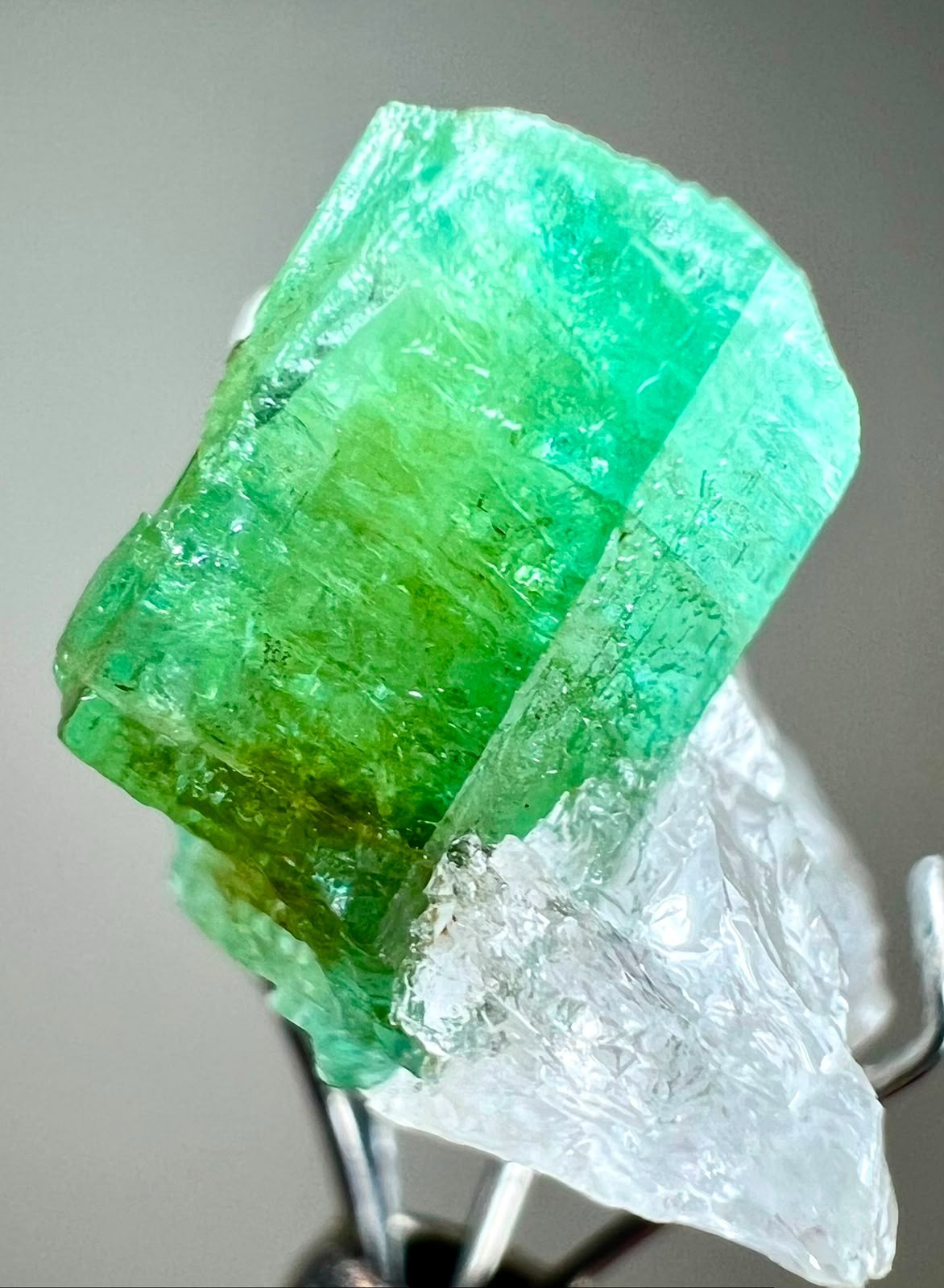 9 Ct , Beryal Var!! Beautiful Natural Emerald Crystal on Quartz From Chitral@PAK
