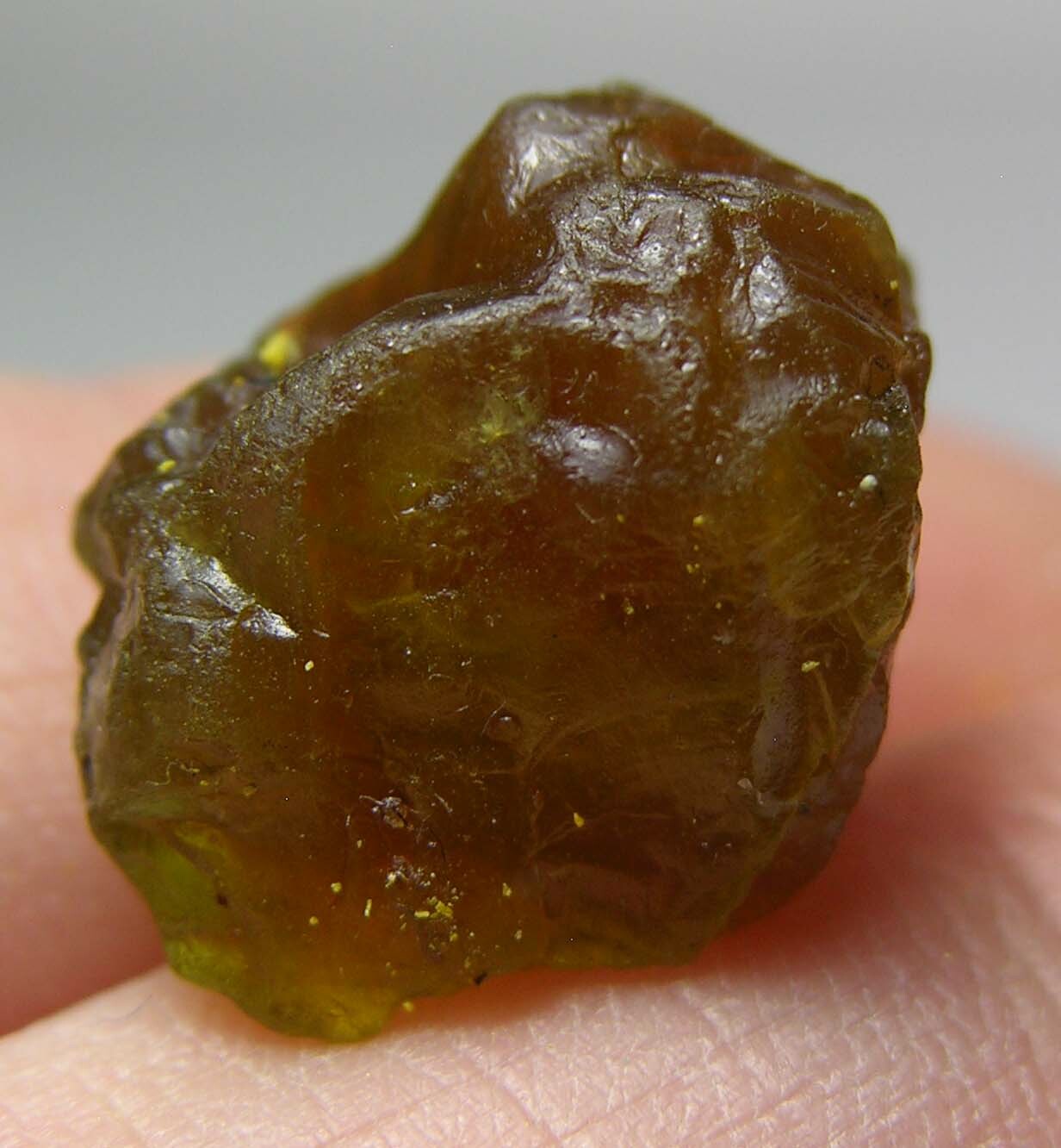 13.70ct Vietnam Dac Lak 100% Natural Rough Peridot Crystal Specimen 15mm 2.70g