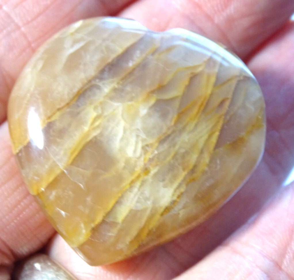 LOVELY MOONSTONE HEART 3.5 x 3.5 cms 24.17 gms Feminine Energy #W
