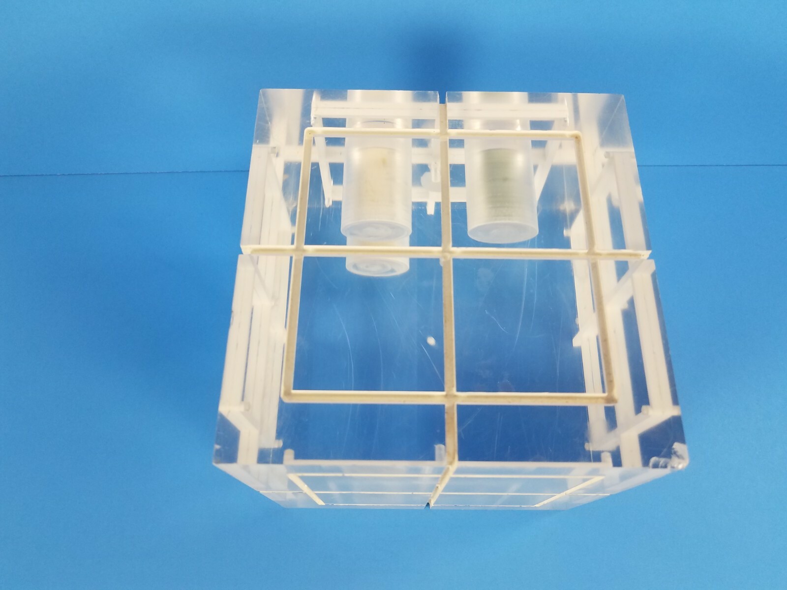ISIS QA-1 Phantom Cube. . Acrylic CONDITION USED 5 9/16 in x 5 91/6 in x 5 9/16.