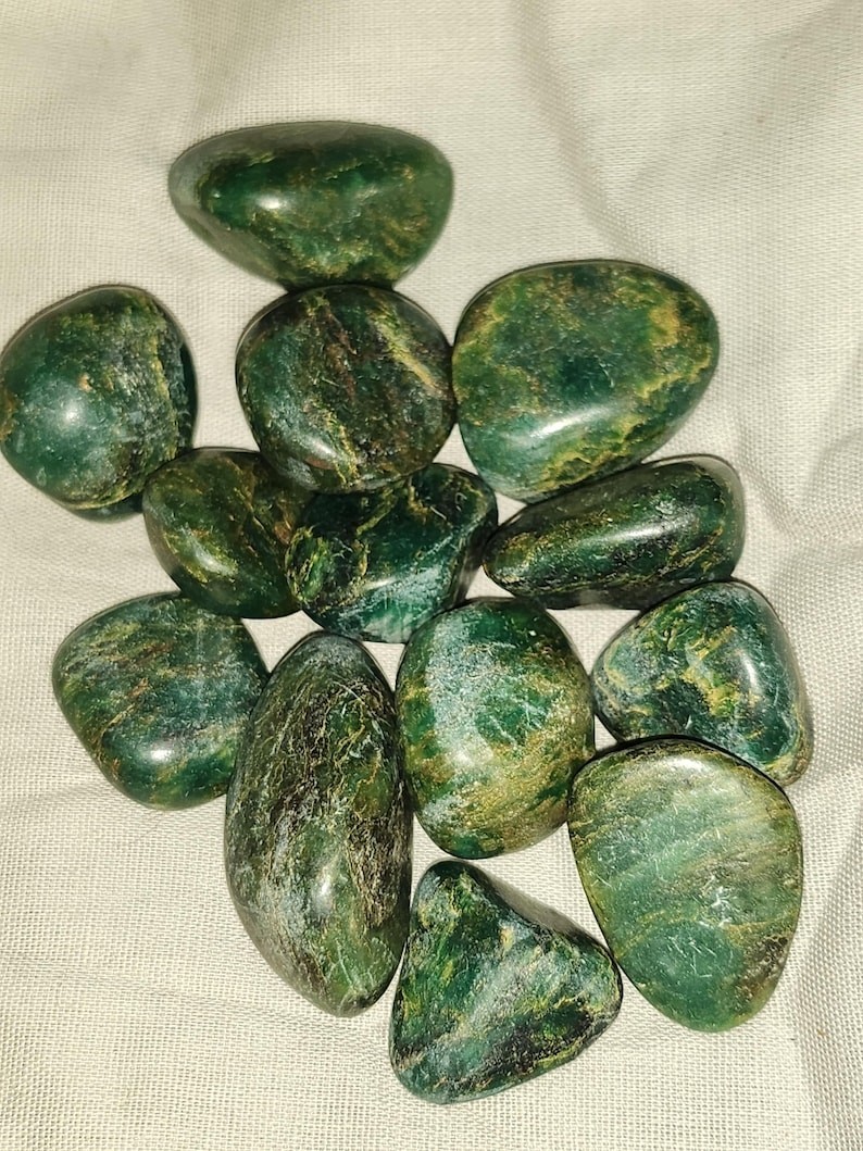 STUNNING NATURAL EMERALD TUMBLES