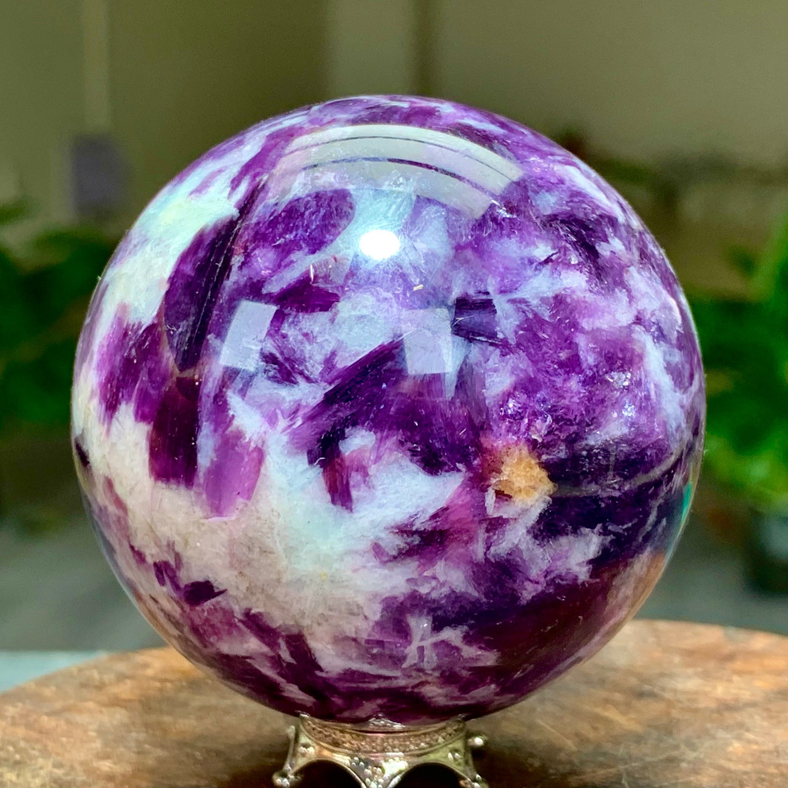 285G Natural Beautiful Purple Lithium Mica Crystal Spherical Mineral Sample