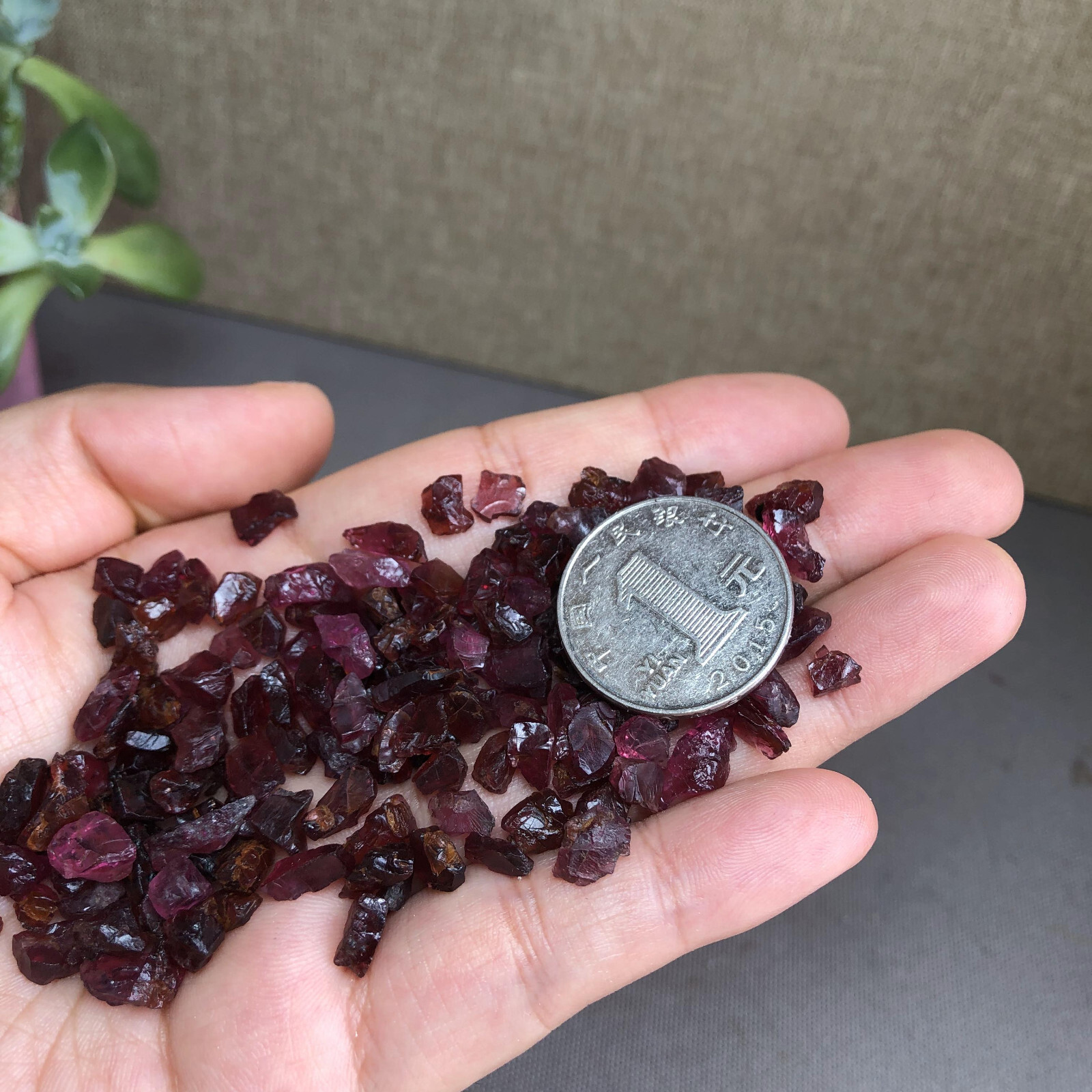 140+pcs Natural tiny Garnet gemstone pieces Crystal specimens 40g A2741