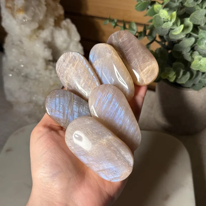 Natural Rainbow Moonstone Palm Stone Polished Healing Crystal for Meditation 1pc