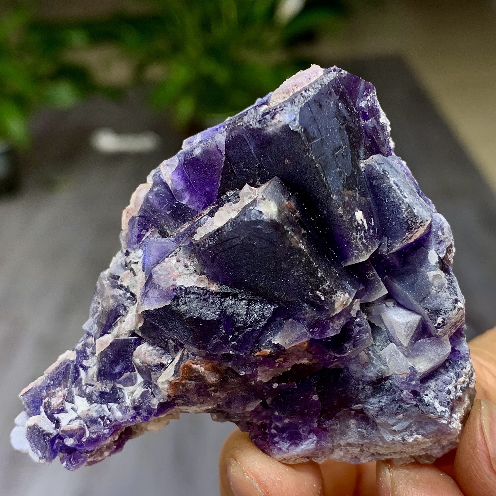 100G Rare transparent purple cubic fluorite mineral crystal sample/China