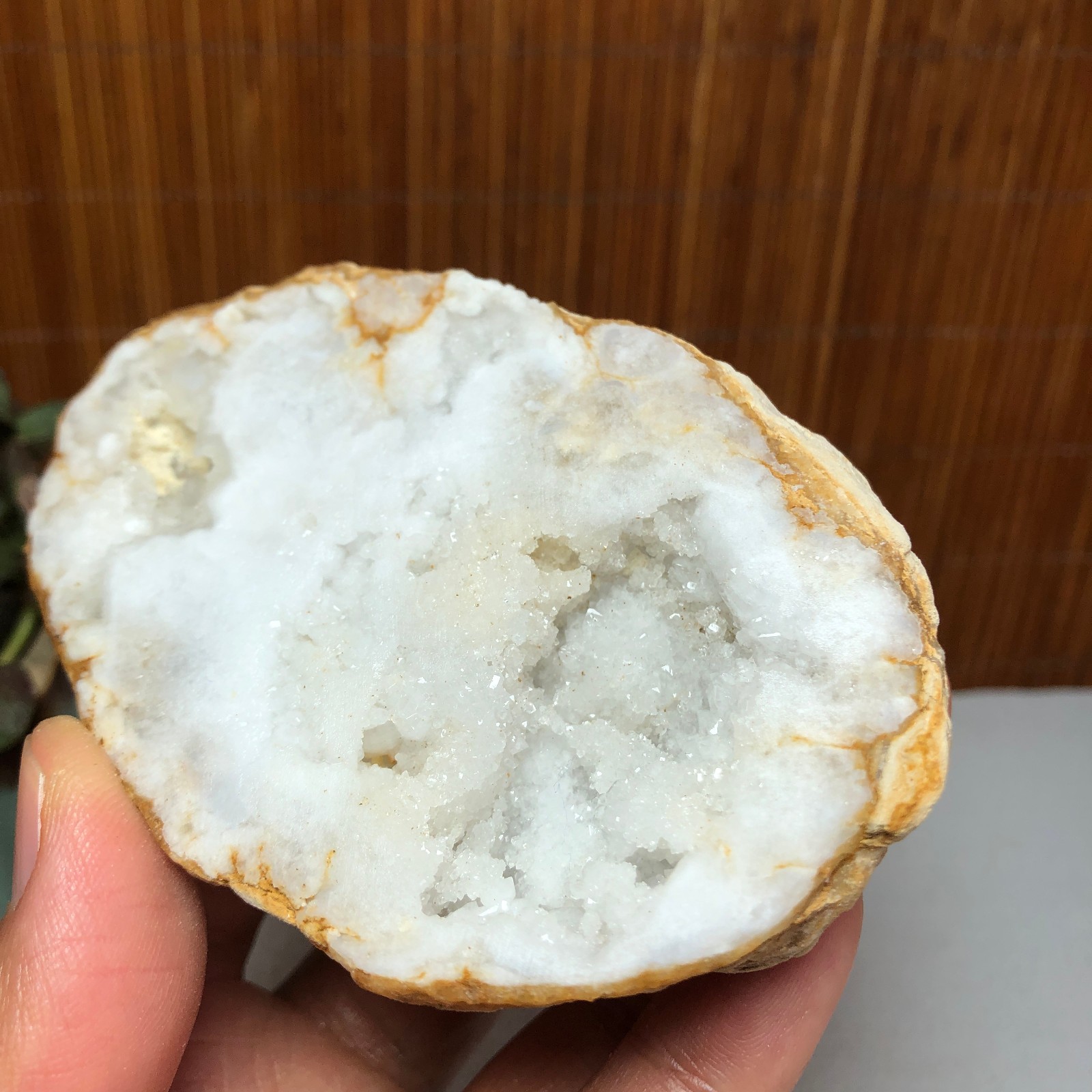 Natural agate Raw cut Crystal Geode rough original Specimens 161g A1783
