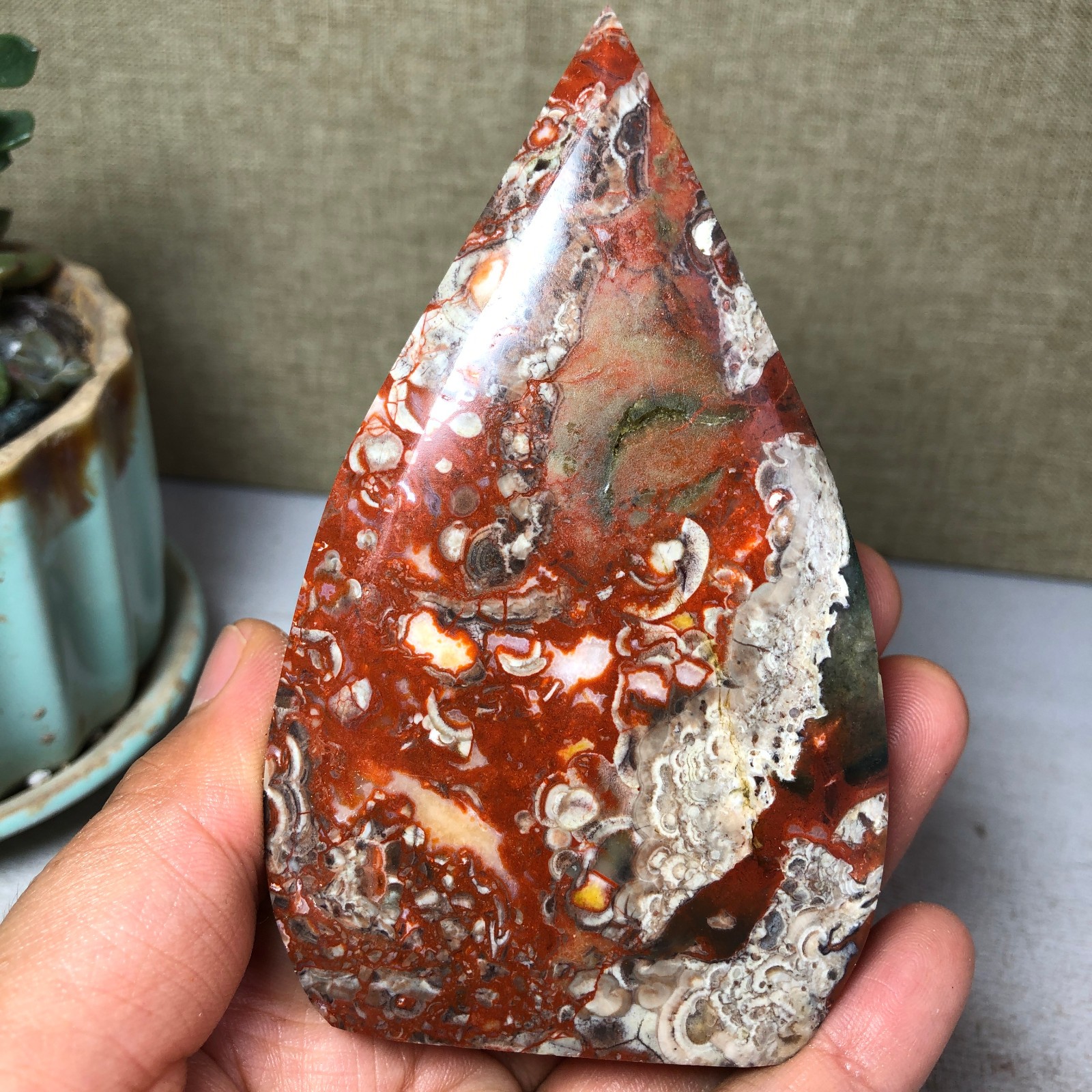 Natural l Indonesian Bloodstone agate point leaf Crystal specimens 165g A4928