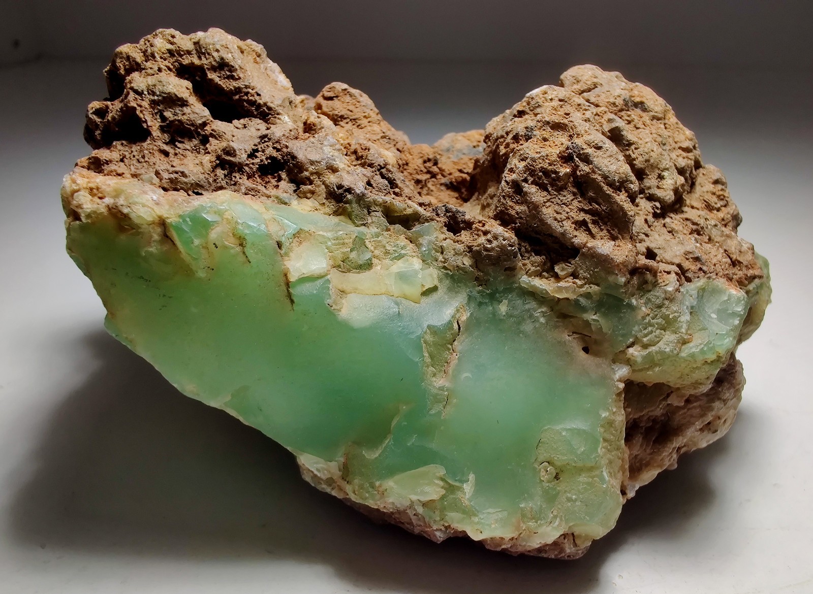 Excellent translucent Chrysoprase in matrix. Haneti-Itiso, Tanzania. 190 grams.