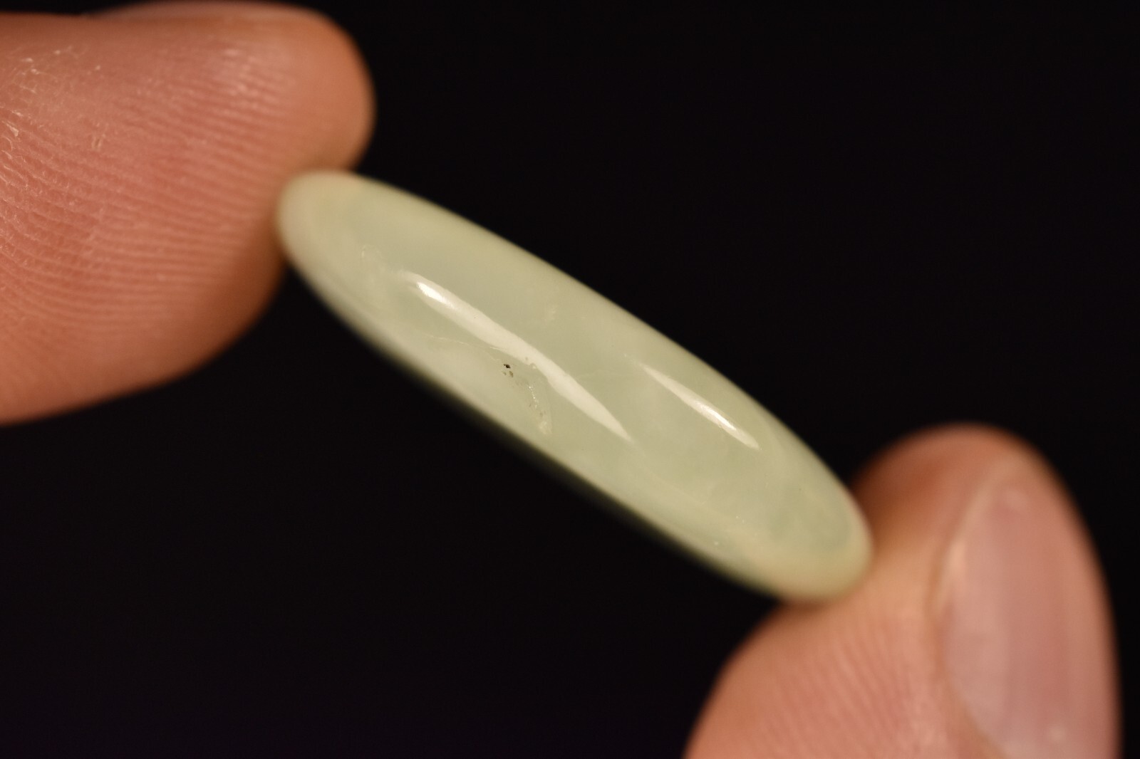 *NEW JADE* Flat Stone 3cm 9.1g Palm Worry Thumb Healing Crystal Bowenite