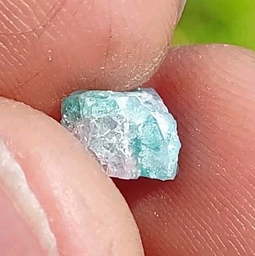 GEM PARAIBA CUPRIAN BLUE TOURMALINE COPPER BEARING BATALHA MINE BRAZIL
