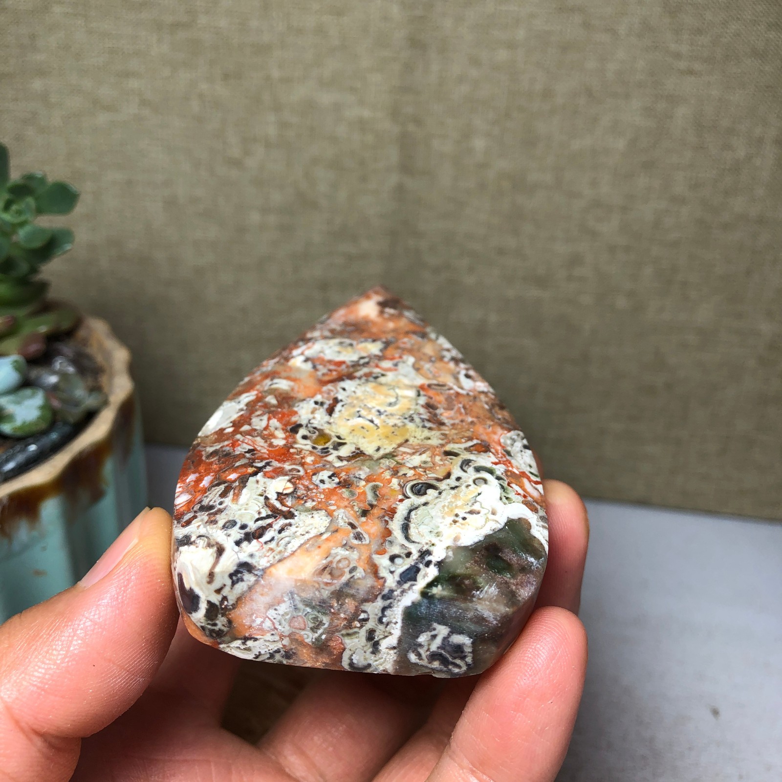 Natural l Indonesian Bloodstone agate point leaf Crystal specimens 105g A4924