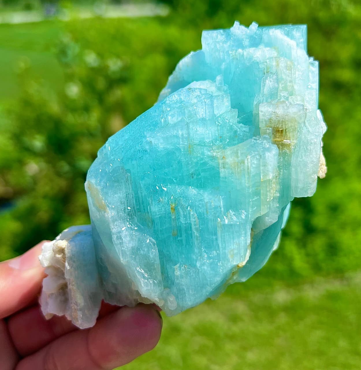 504 Gram Step By Step Terminated Natural Sharp Blue Aquamarine Crystal Specimen