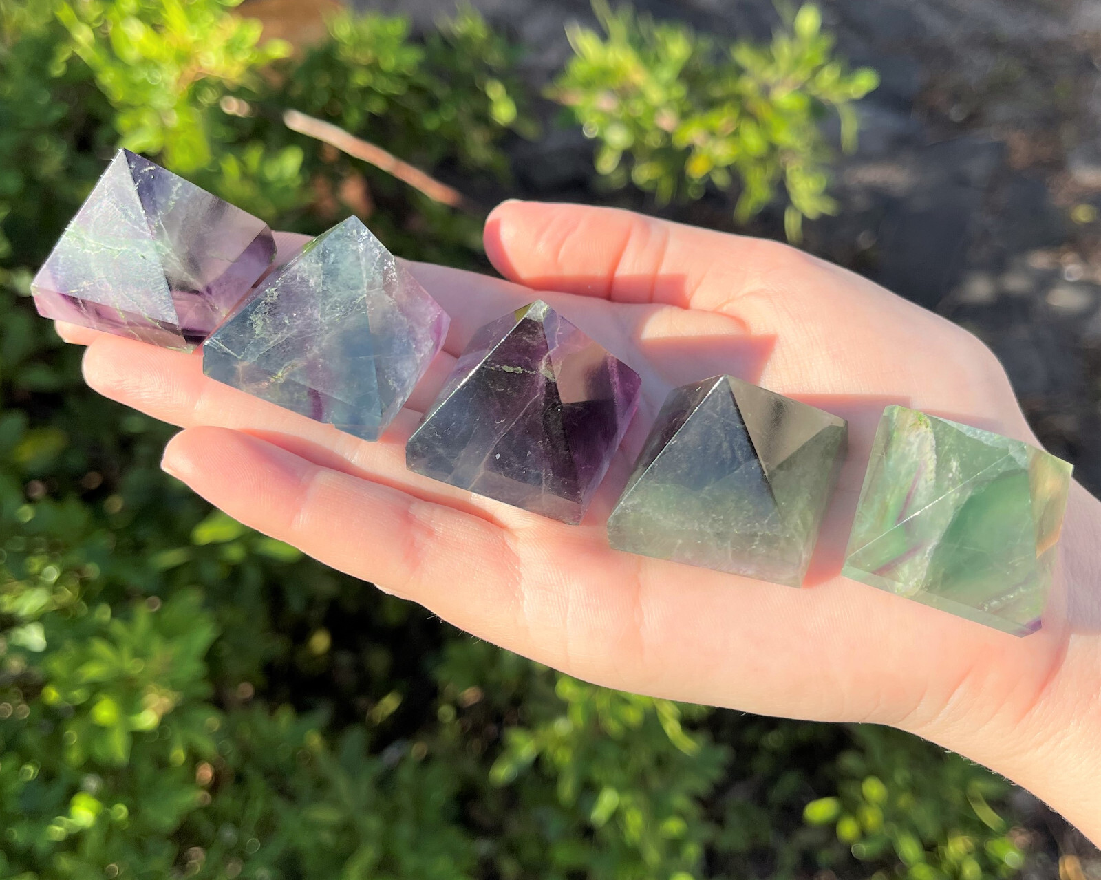 Fluorite Crystal Pyramid, Medium 1″ – 1.25″ (Gemstone Reiki Fluorite Pyramid)