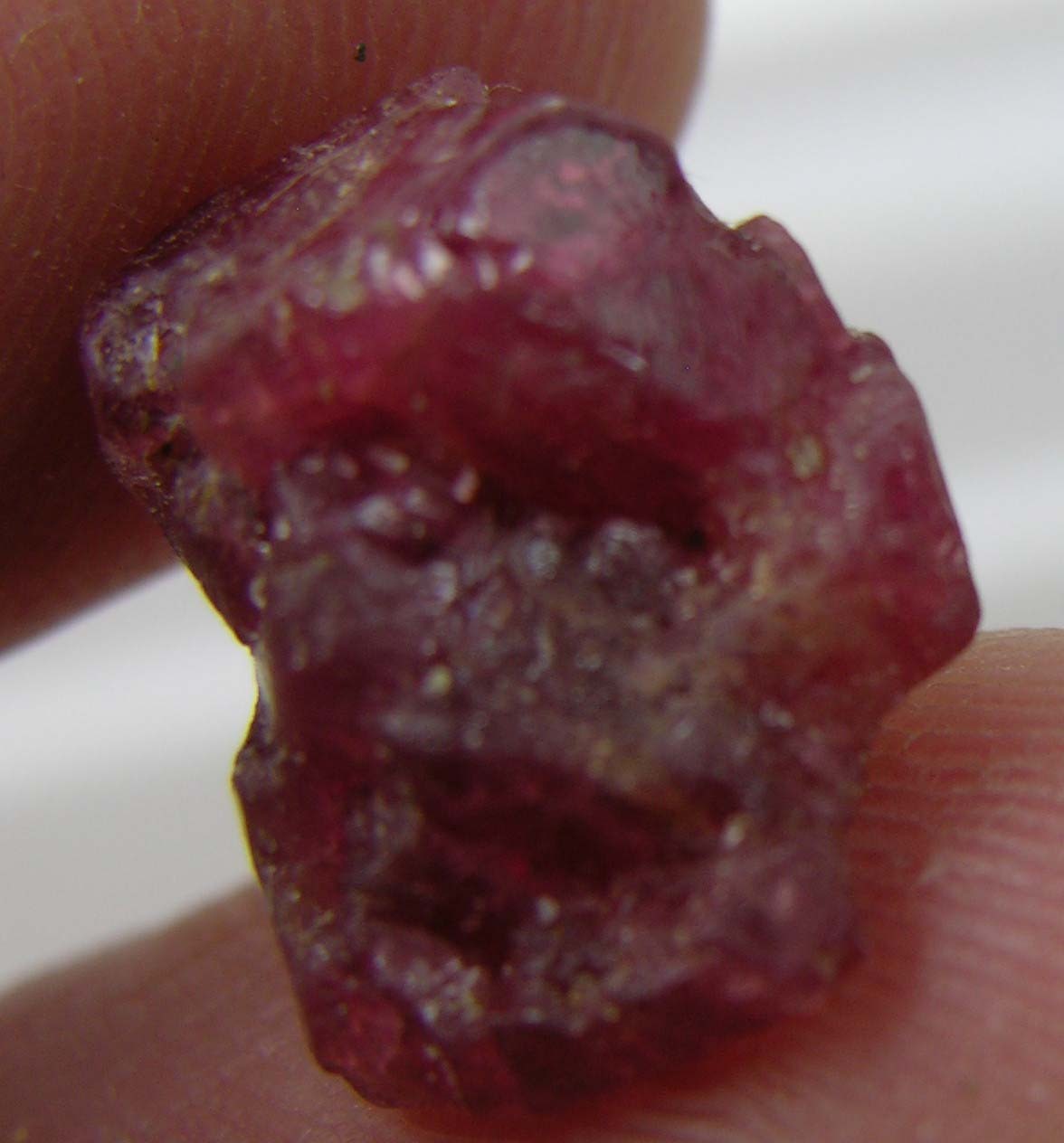 10.50ct Vietnam 100% Natural Fluorescent Red Octohedron Spinel Crystal 2.1g 14mm