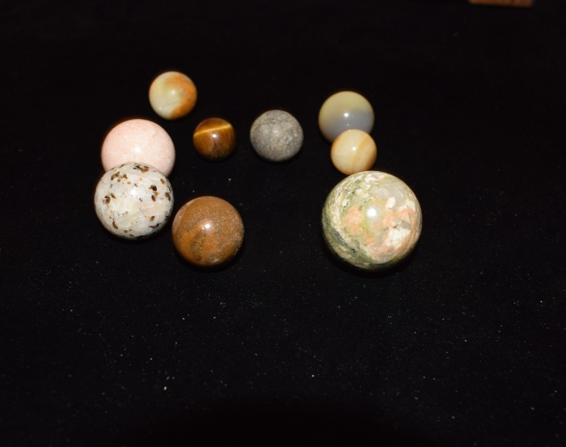 👀⏩ Lot of 10 Choice Picks Mixed 👽 Mineral Collector Marbles mixed sizes ⭐