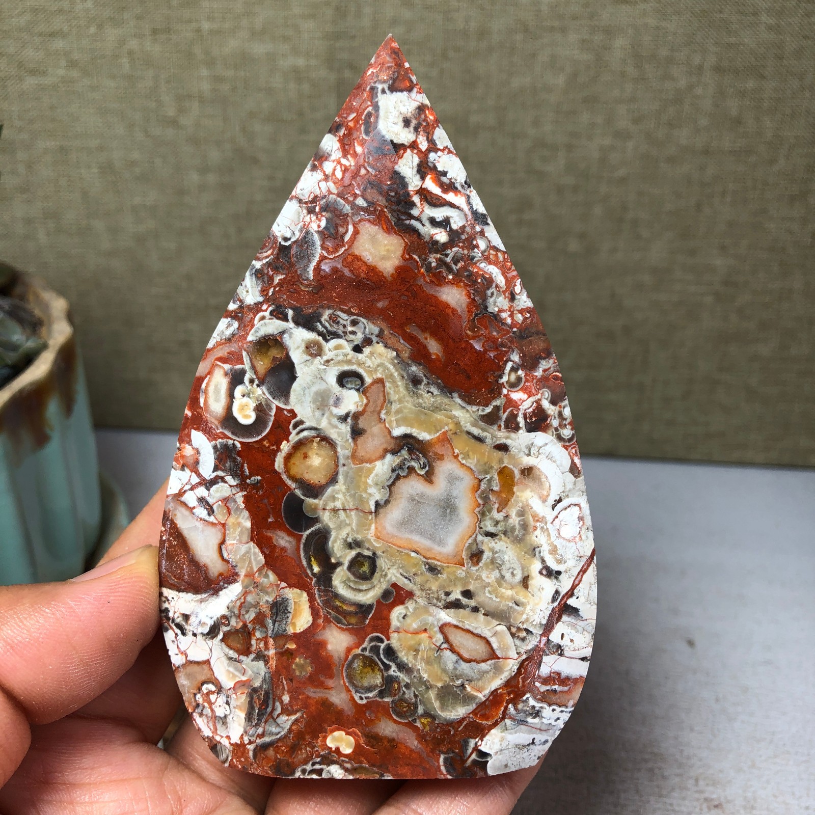 Natural l Indonesian Bloodstone agate point leaf Crystal specimens 152g A4932