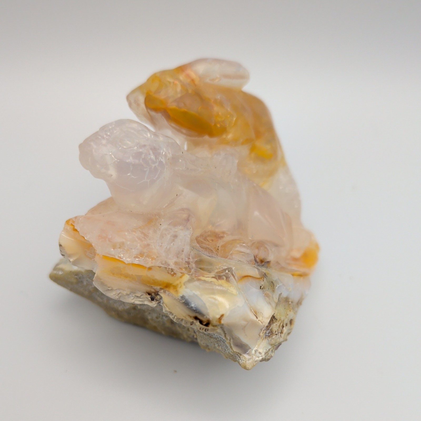 Natural Hand-carved Quartz Chrystal rabbit sculpture 141g clear and orange color