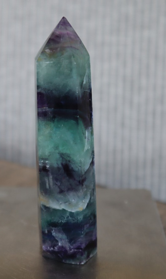 FLUORITE POINT 3.94 INCHES TALL/ 131.8 GRAMS