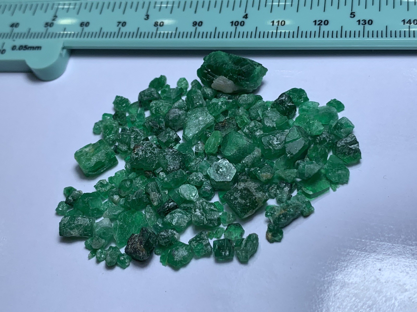 15 Gram Emerald Rough Crystal Jewellery Size From Swat Pakistan.
