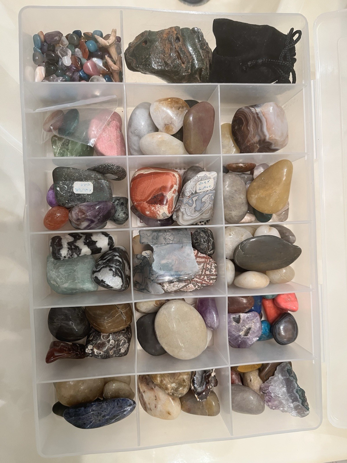 JEWELRY MAKING GEMSTONES 💎 CRYSTALS ROCK KIT W/CASE