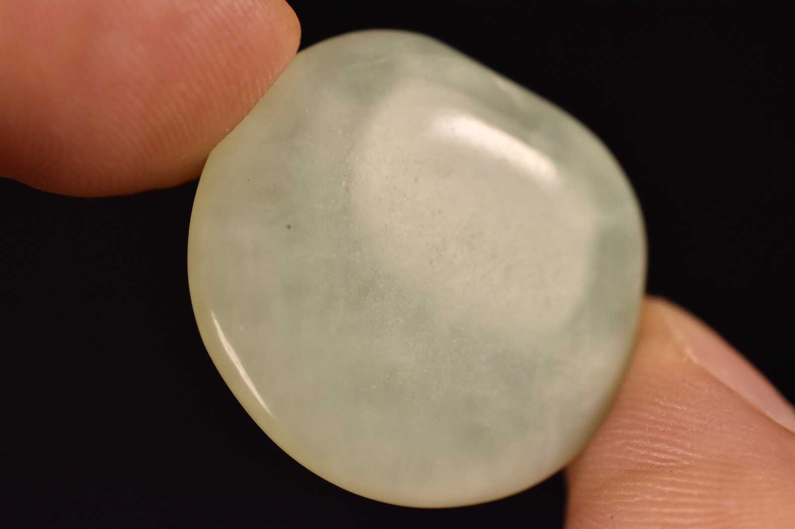 *NEW JADE* Flat Stone 3cm 9.1g Palm Worry Thumb Healing Crystal Bowenite