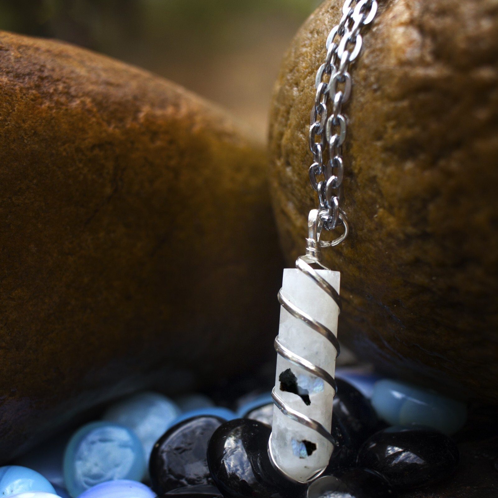 Rainbow Moonstone Healing Crystal Necklace – Lunar Pendant Balance, Inner Light