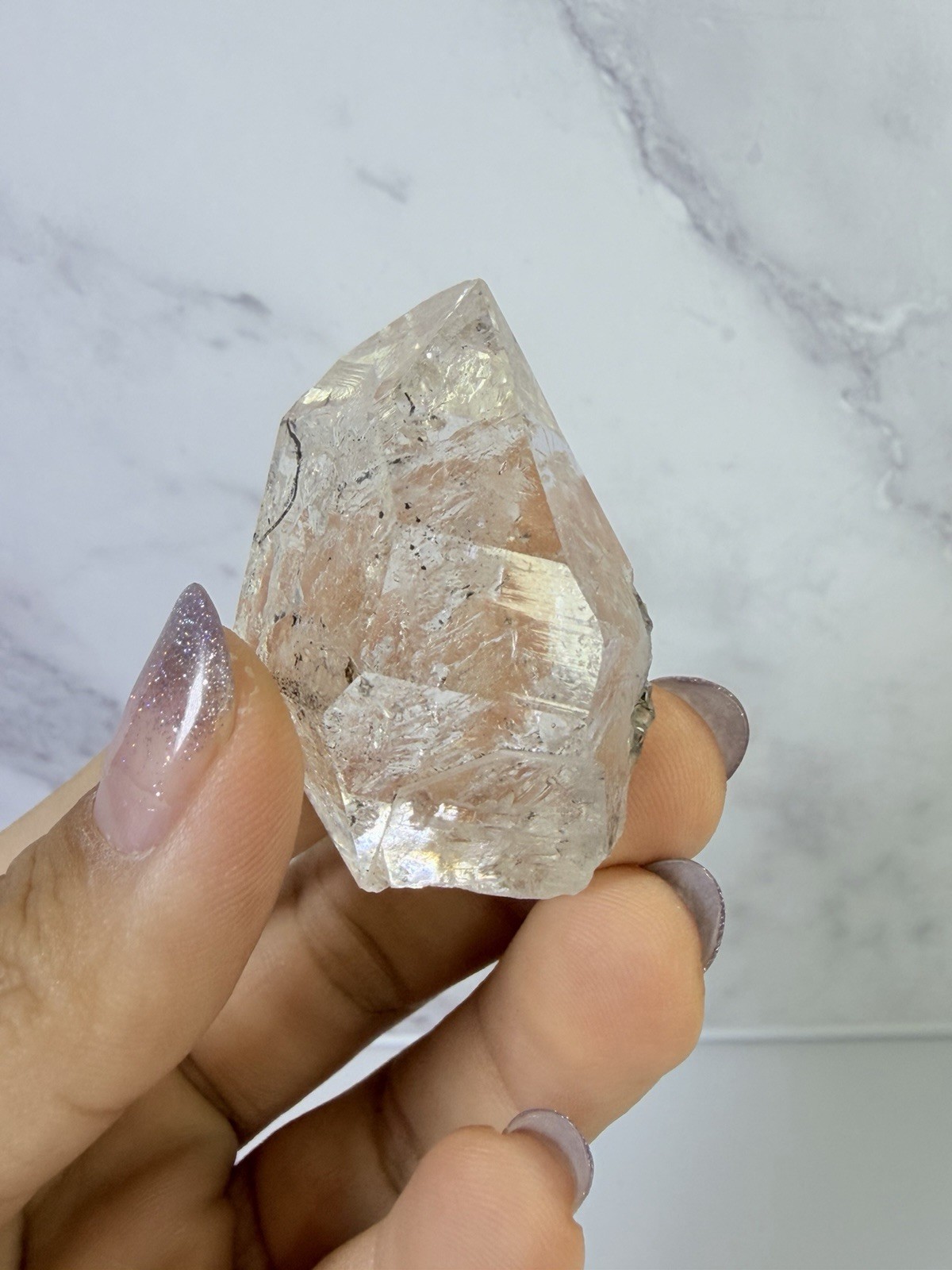 High Luster Enhydro Quartz w/ Moving Bubble &/or Carbon/Black Inclusions,A490