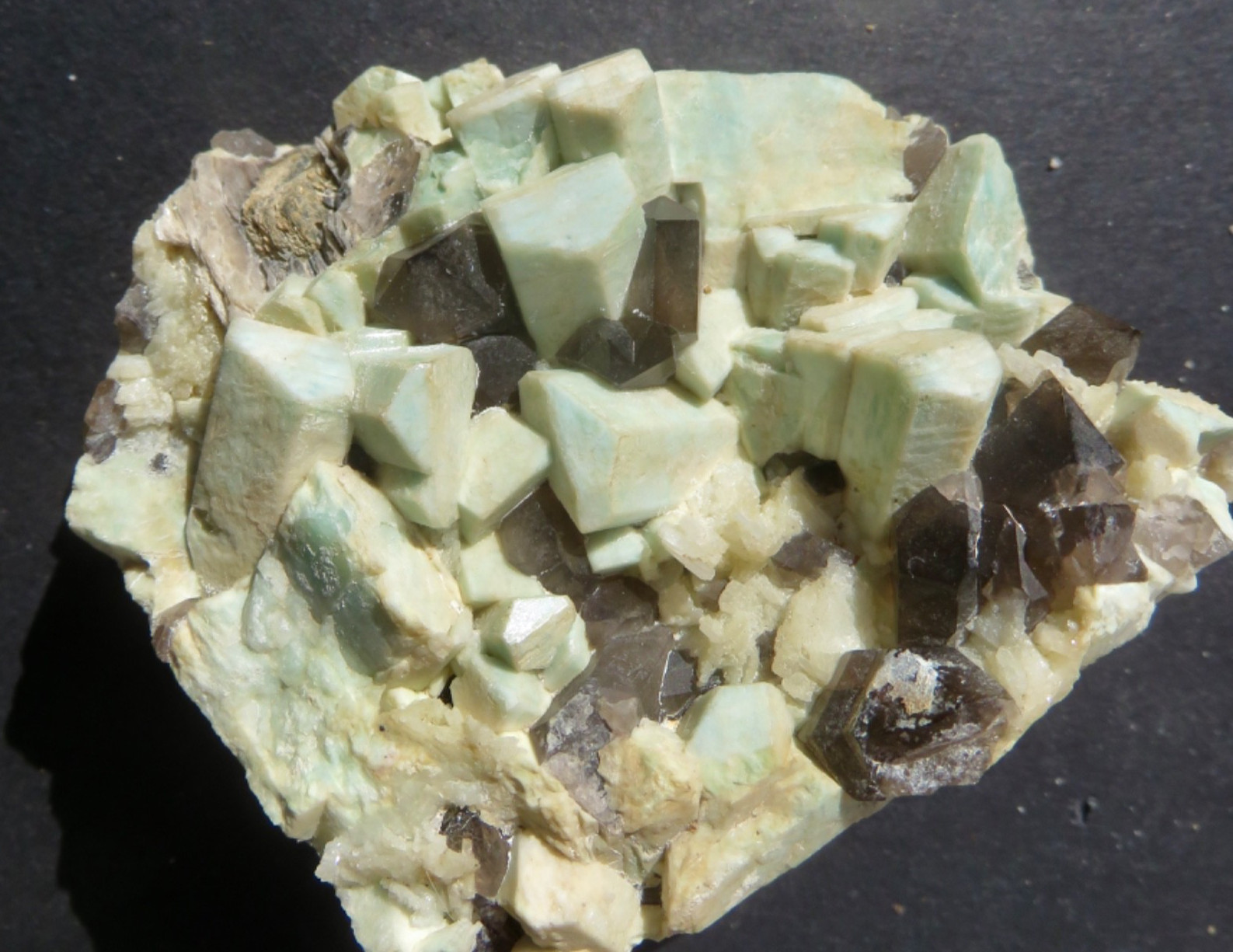 AMAZONITE , ALBITE, SMOKY QUARTZ CRYSTALS – MOAT MOUNTAIN – CONWAY, N.H.